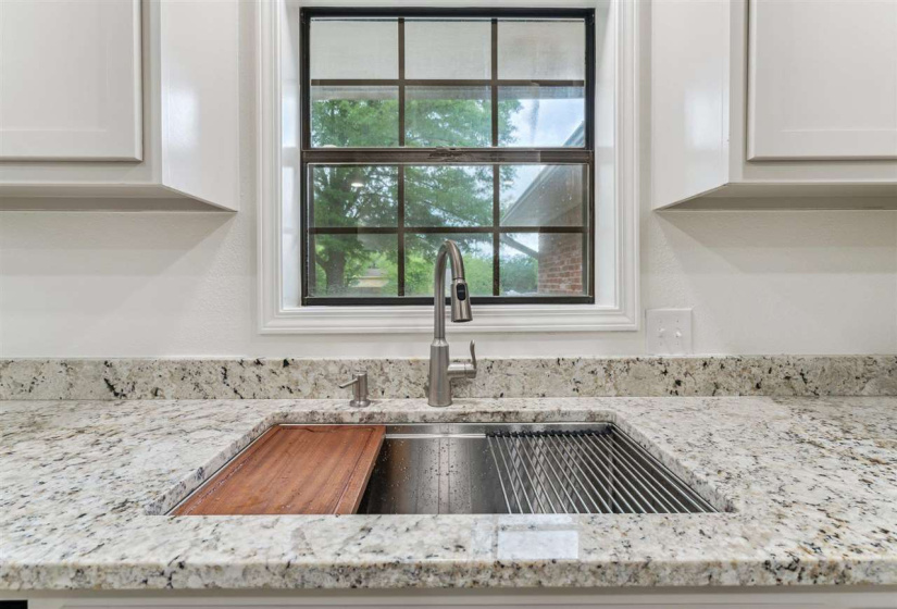 4 Bedrooms Bedrooms, ,3 BathroomsBathrooms,Residential,Single Family,Yellow Brick,1,132038