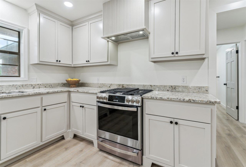 4 Bedrooms Bedrooms, ,3 BathroomsBathrooms,Residential,Single Family,Yellow Brick,1,132038