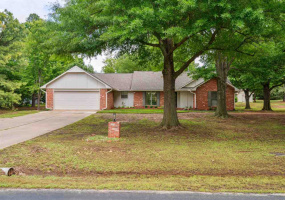 4 Bedrooms Bedrooms, ,3 BathroomsBathrooms,Residential,Single Family,Yellow Brick,1,132038