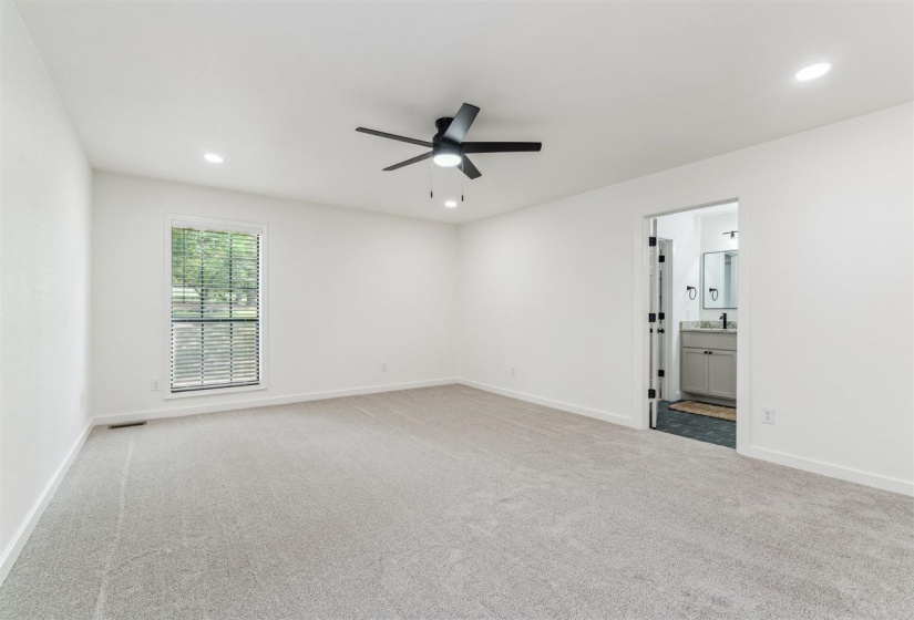 4 Bedrooms Bedrooms, ,3 BathroomsBathrooms,Residential,Single Family,Yellow Brick,1,132038
