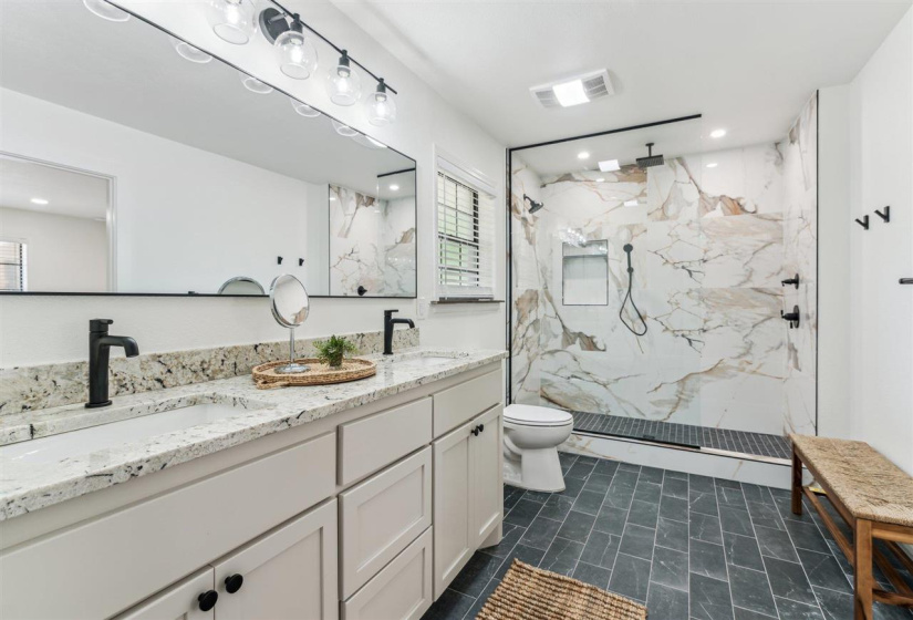 4 Bedrooms Bedrooms, ,3 BathroomsBathrooms,Residential,Single Family,Yellow Brick,1,132038