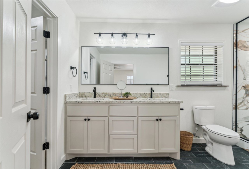 4 Bedrooms Bedrooms, ,3 BathroomsBathrooms,Residential,Single Family,Yellow Brick,1,132038