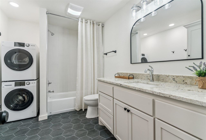 4 Bedrooms Bedrooms, ,3 BathroomsBathrooms,Residential,Single Family,Yellow Brick,1,132038