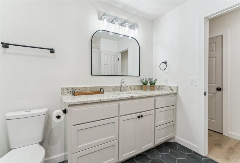4 Bedrooms Bedrooms, ,3 BathroomsBathrooms,Residential,Single Family,Yellow Brick,1,132038