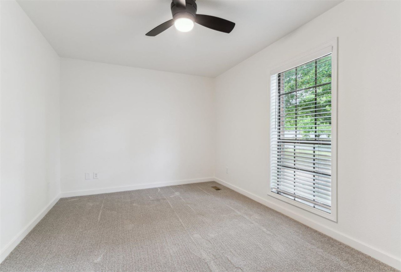 4 Bedrooms Bedrooms, ,3 BathroomsBathrooms,Residential,Single Family,Yellow Brick,1,132038