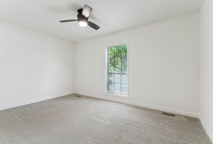 4 Bedrooms Bedrooms, ,3 BathroomsBathrooms,Residential,Single Family,Yellow Brick,1,132038