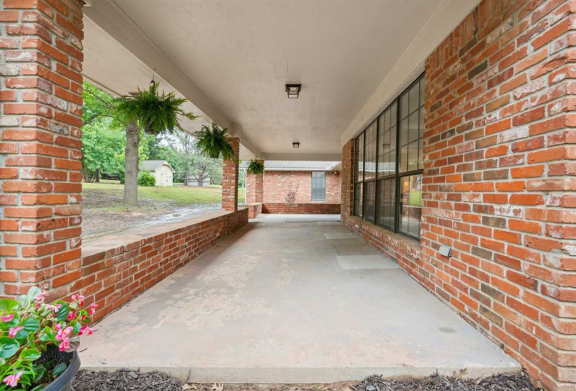 4 Bedrooms Bedrooms, ,3 BathroomsBathrooms,Residential,Single Family,Yellow Brick,1,132038