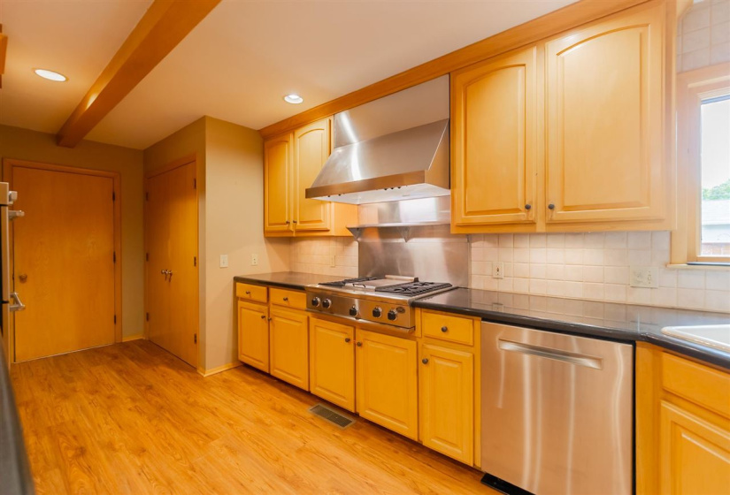 3 Bedrooms Bedrooms, ,2 BathroomsBathrooms,Residential,Single Family,Georgia,1,132047
