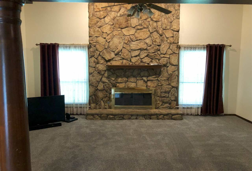 5 Bedrooms Bedrooms, ,2 BathroomsBathrooms,Residential,Single Family,Quail Ridge,2,132056