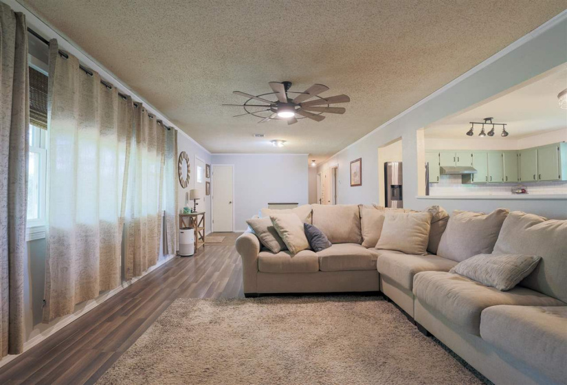 3 Bedrooms Bedrooms, ,1 BathroomBathrooms,Residential,Single Family,Eagle,1,132057