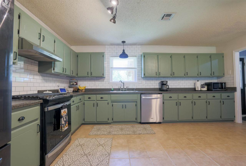 3 Bedrooms Bedrooms, ,1 BathroomBathrooms,Residential,Single Family,Eagle,1,132057