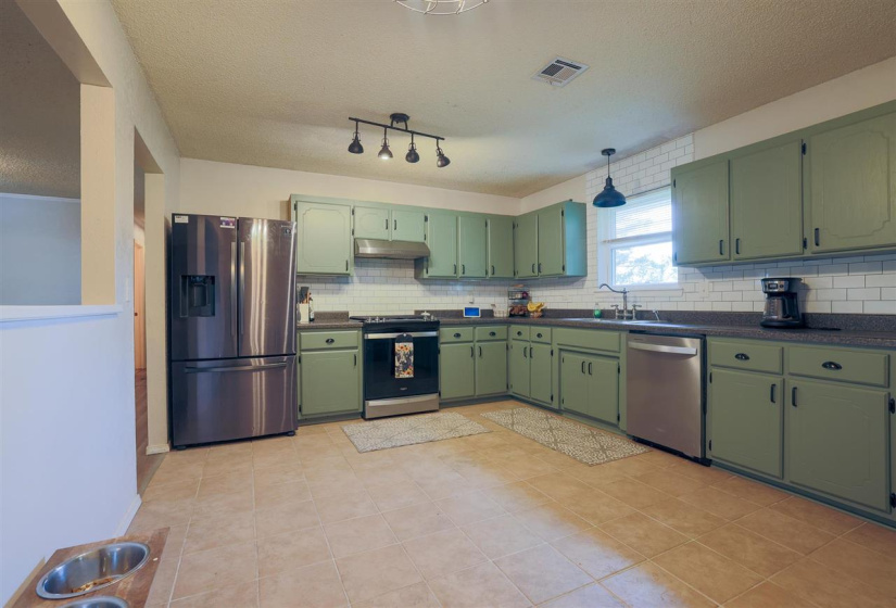 3 Bedrooms Bedrooms, ,1 BathroomBathrooms,Residential,Single Family,Eagle,1,132057