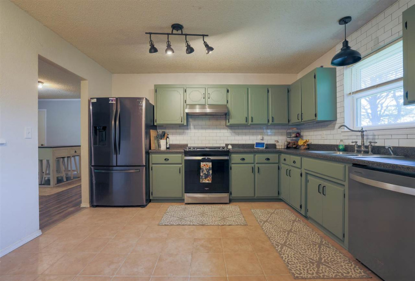3 Bedrooms Bedrooms, ,1 BathroomBathrooms,Residential,Single Family,Eagle,1,132057