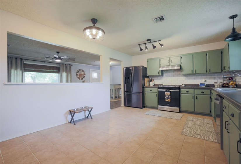 3 Bedrooms Bedrooms, ,1 BathroomBathrooms,Residential,Single Family,Eagle,1,132057