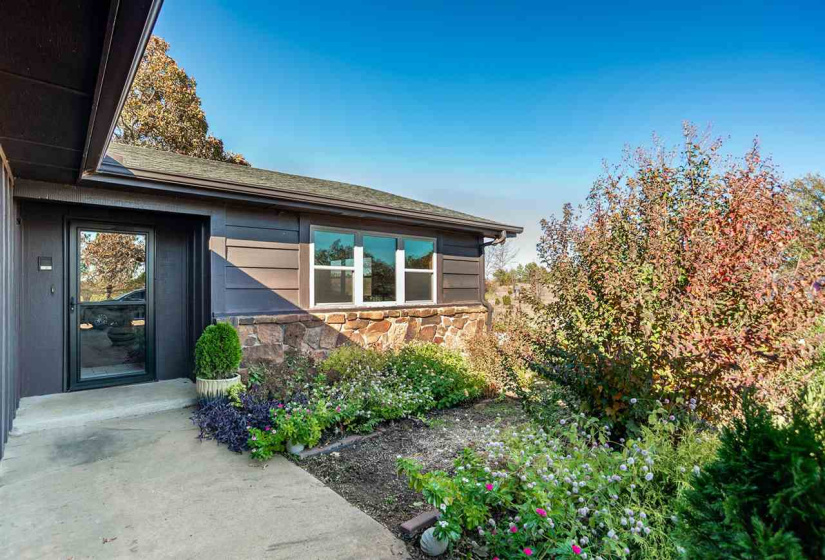 4 Bedrooms Bedrooms, ,3 BathroomsBathrooms,Residential,Single Family,Brian,1,132060