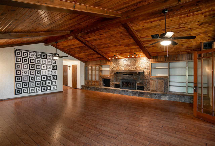 4 Bedrooms Bedrooms, ,3 BathroomsBathrooms,Residential,Single Family,Brian,1,132060