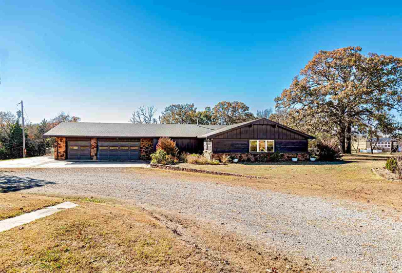 4 Bedrooms Bedrooms, ,3 BathroomsBathrooms,Residential,Single Family,Brian,1,132060