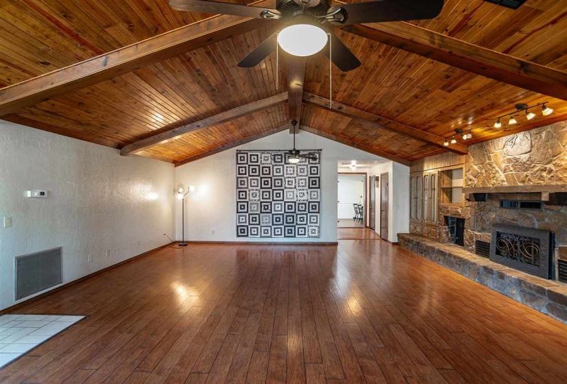 4 Bedrooms Bedrooms, ,3 BathroomsBathrooms,Residential,Single Family,Brian,1,132060