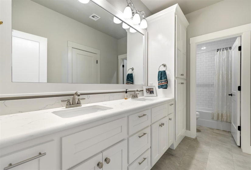 4 Bedrooms Bedrooms, ,3 BathroomsBathrooms,Residential,Single Family,Harvest Moon,1,132068