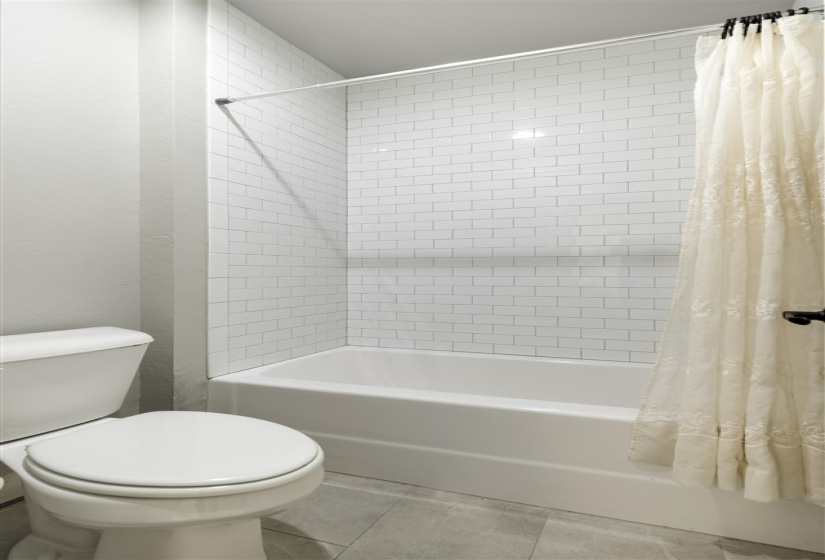4 Bedrooms Bedrooms, ,3 BathroomsBathrooms,Residential,Single Family,Harvest Moon,1,132068