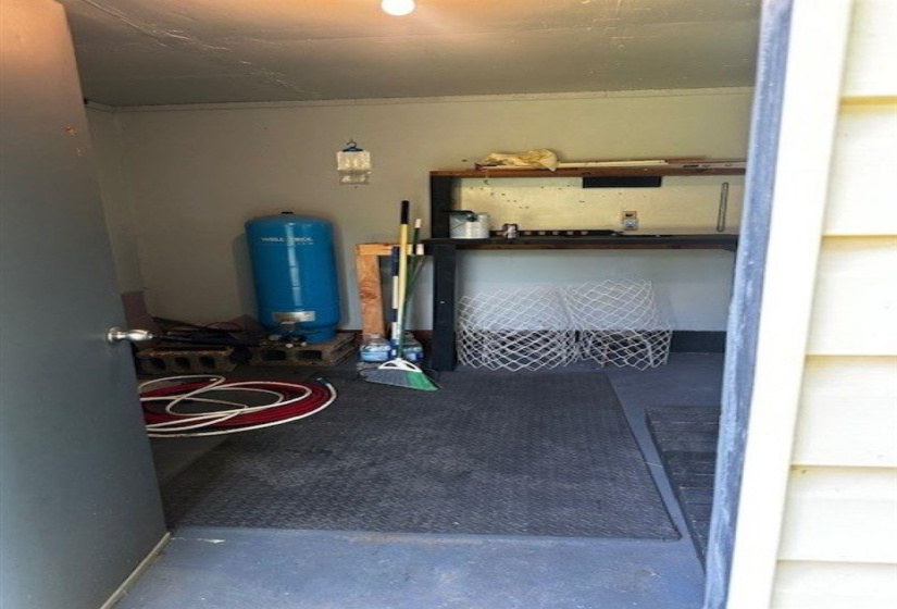 2 Bedrooms Bedrooms, ,1 BathroomBathrooms,Residential,Single Family,VFW,1,132069