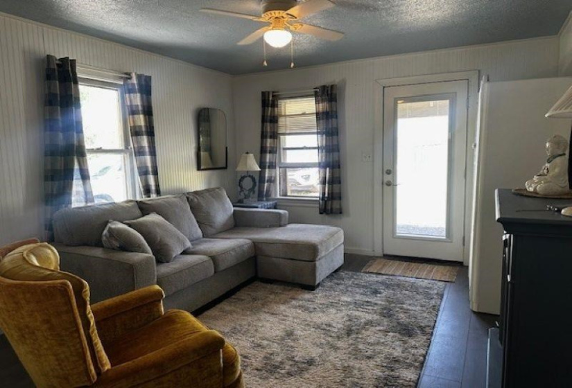 2 Bedrooms Bedrooms, ,1 BathroomBathrooms,Residential,Single Family,VFW,1,132069