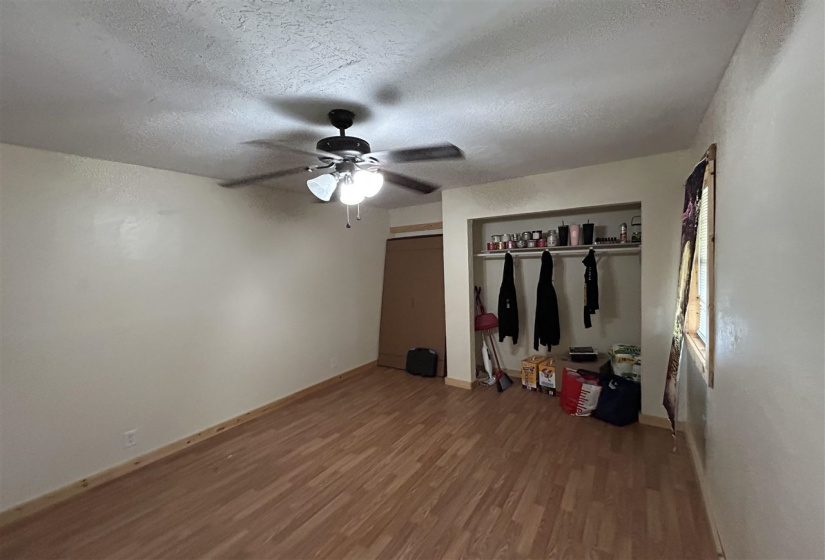 3 Bedrooms Bedrooms, ,2 BathroomsBathrooms,Residential,Single Family,6th,2,132072