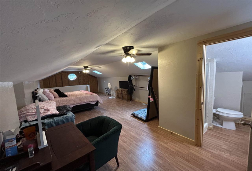 3 Bedrooms Bedrooms, ,2 BathroomsBathrooms,Residential,Single Family,6th,2,132072