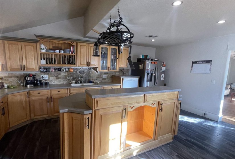 2 Bedrooms Bedrooms, ,2 BathroomsBathrooms,Residential,Single Family,2nd,1,132076