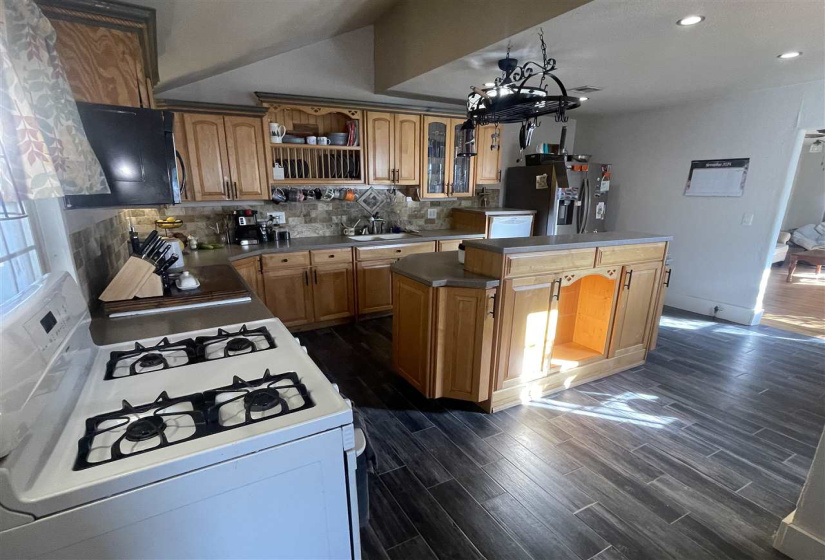 2 Bedrooms Bedrooms, ,2 BathroomsBathrooms,Residential,Single Family,2nd,1,132076