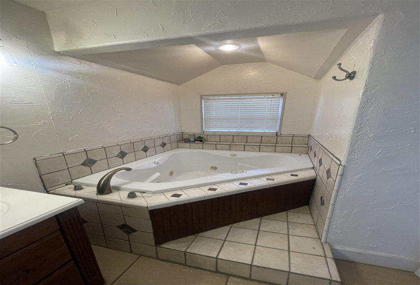 2 Bedrooms Bedrooms, ,2 BathroomsBathrooms,Residential,Single Family,2nd,1,132076