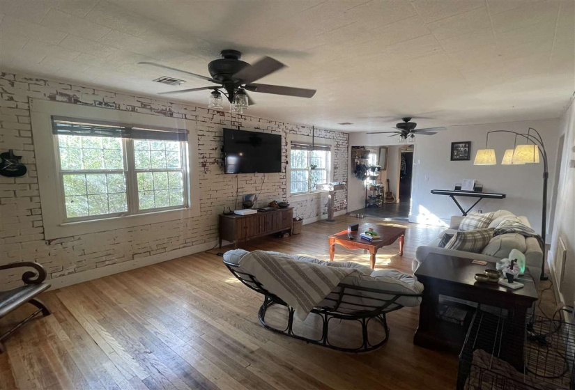 2 Bedrooms Bedrooms, ,2 BathroomsBathrooms,Residential,Single Family,2nd,1,132076