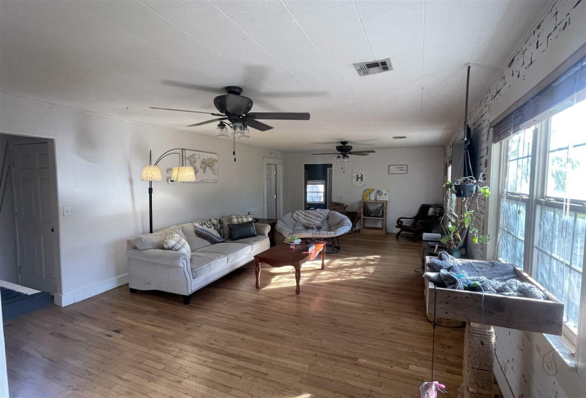 2 Bedrooms Bedrooms, ,2 BathroomsBathrooms,Residential,Single Family,2nd,1,132076