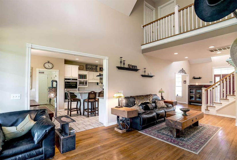 4 Bedrooms Bedrooms, ,4 BathroomsBathrooms,Residential,Single Family,104th,2,132077