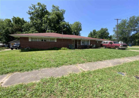 3 Bedrooms Bedrooms, ,1 BathroomBathrooms,Residential,Single Family,Maple,1,132080
