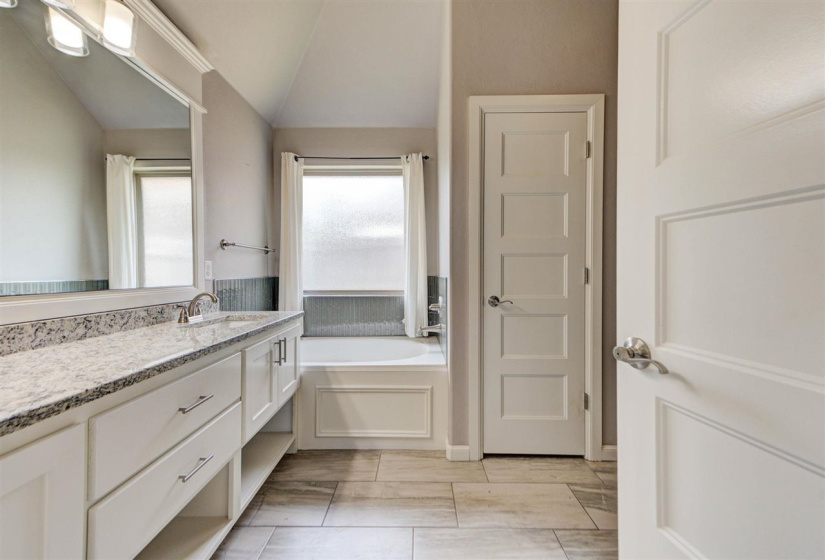3 Bedrooms Bedrooms, ,2 BathroomsBathrooms,Residential,Single Family,Santa Monica,1.5,132084