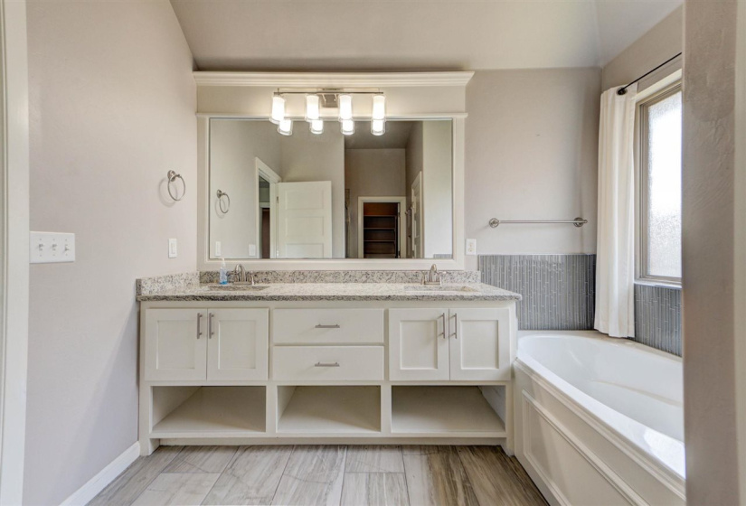 3 Bedrooms Bedrooms, ,2 BathroomsBathrooms,Residential,Single Family,Santa Monica,1.5,132084