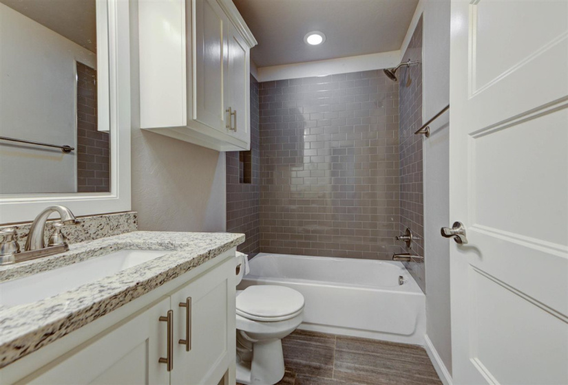 3 Bedrooms Bedrooms, ,2 BathroomsBathrooms,Residential,Single Family,Santa Monica,1.5,132084