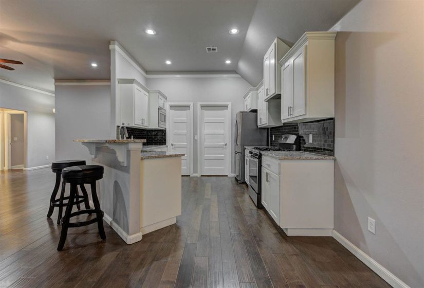 3 Bedrooms Bedrooms, ,2 BathroomsBathrooms,Residential,Single Family,Santa Monica,1.5,132084