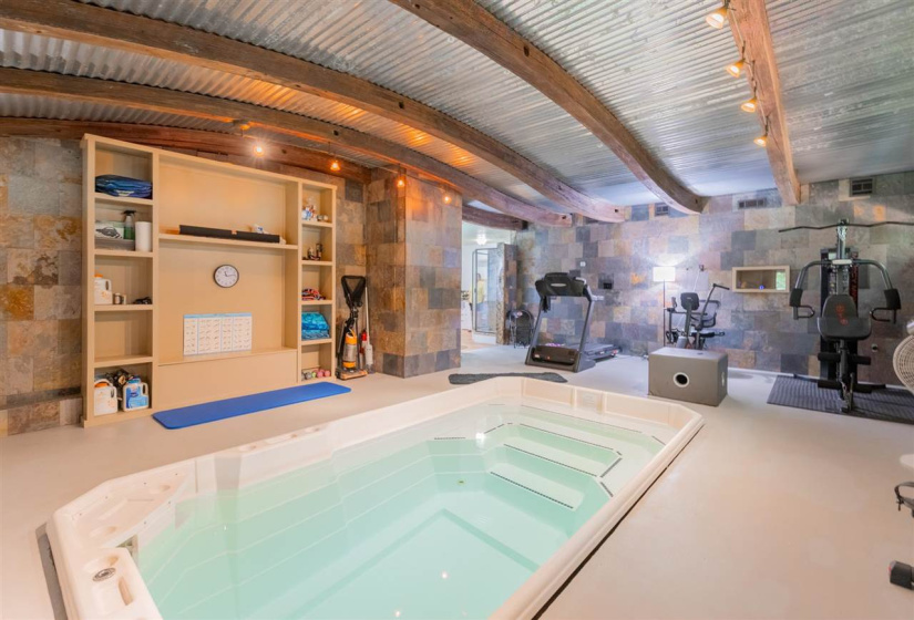 4 Bedrooms Bedrooms, ,4 BathroomsBathrooms,Residential,Single Family,Forest Hills,1,132086