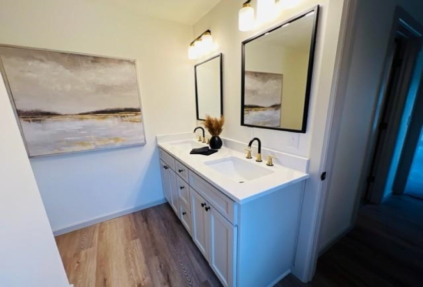 4 Bedrooms Bedrooms, ,2 BathroomsBathrooms,Residential,Single Family,3484,1,132088