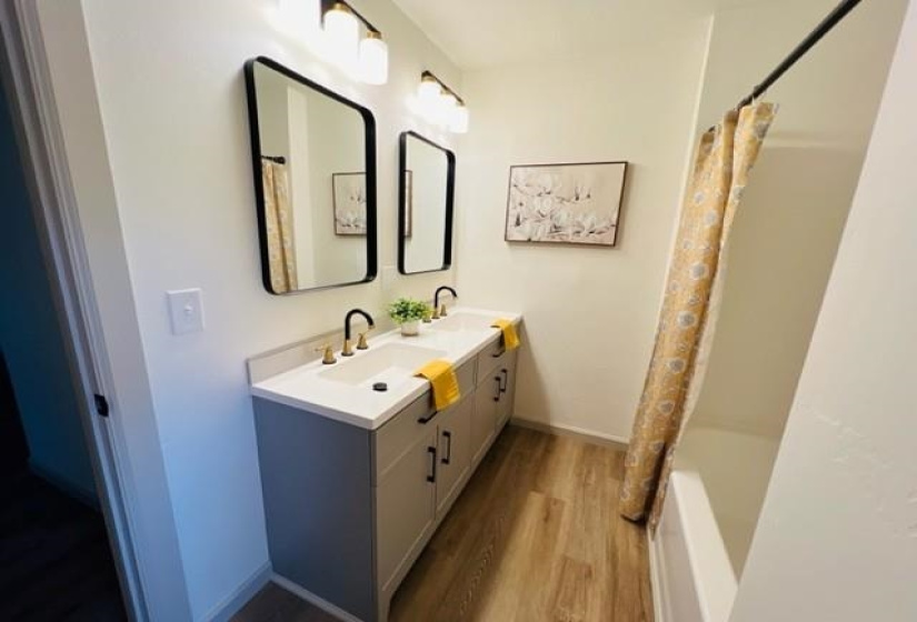 4 Bedrooms Bedrooms, ,2 BathroomsBathrooms,Residential,Single Family,3484,1,132088
