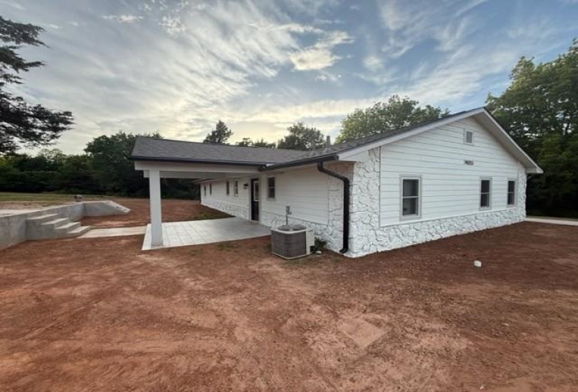 4 Bedrooms Bedrooms, ,2 BathroomsBathrooms,Residential,Single Family,3484,1,132088