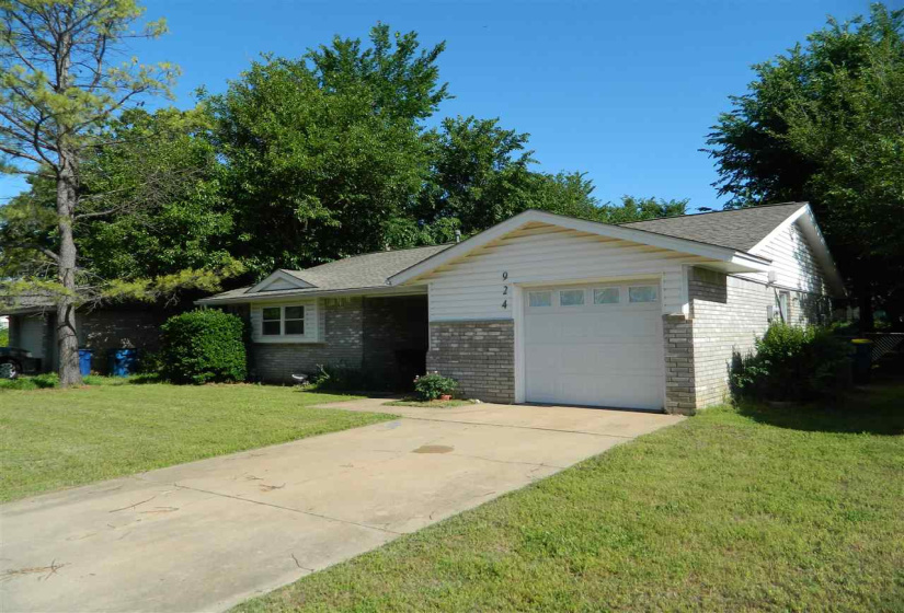 3 Bedrooms Bedrooms, ,2 BathroomsBathrooms,Residential,Single Family,Will Rogers,1,132075