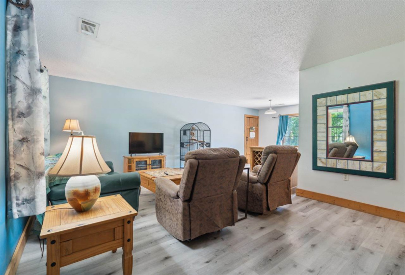 3 Bedrooms Bedrooms, 0 ,2 BathroomsBathrooms,Residential,Ranch/farm,820,1,132089
