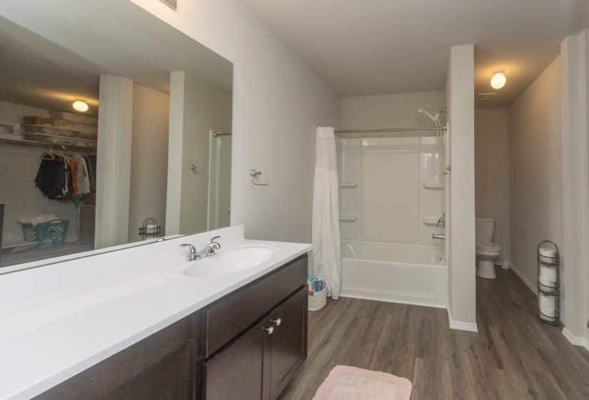 4 Bedrooms Bedrooms, ,2 BathroomsBathrooms,Residential,Single Family,Brooke,1,132094