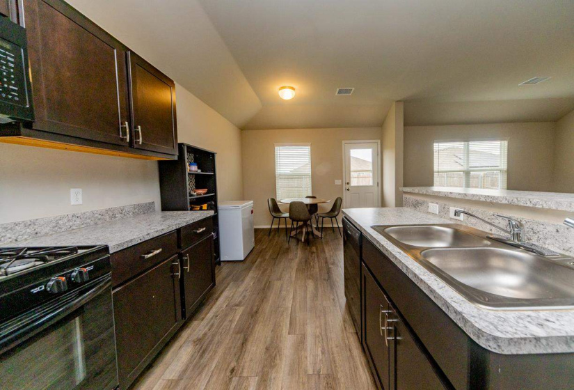 4 Bedrooms Bedrooms, ,2 BathroomsBathrooms,Residential,Single Family,Brooke,1,132094
