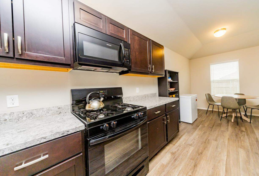 4 Bedrooms Bedrooms, ,2 BathroomsBathrooms,Residential,Single Family,Brooke,1,132094