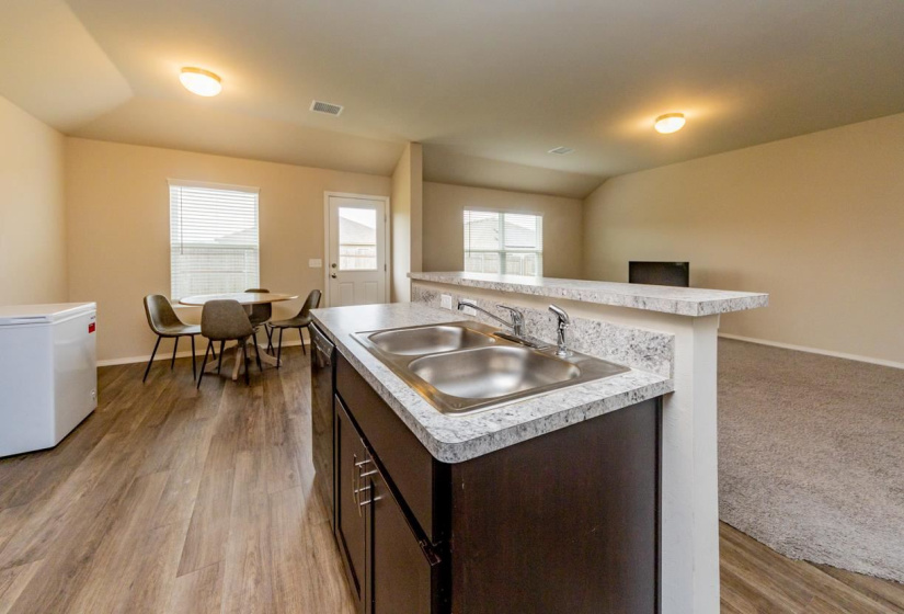 4 Bedrooms Bedrooms, ,2 BathroomsBathrooms,Residential,Single Family,Brooke,1,132094