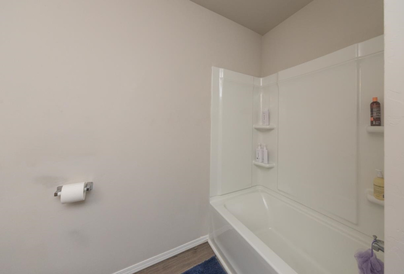 4 Bedrooms Bedrooms, ,2 BathroomsBathrooms,Residential,Single Family,Brooke,1,132094